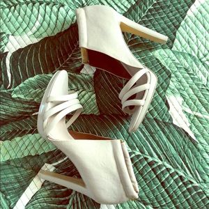 BCBG MAX AZRIA Grey Stiletto Shoes